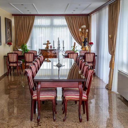 Hotel Integra Добой Экстерьер фото