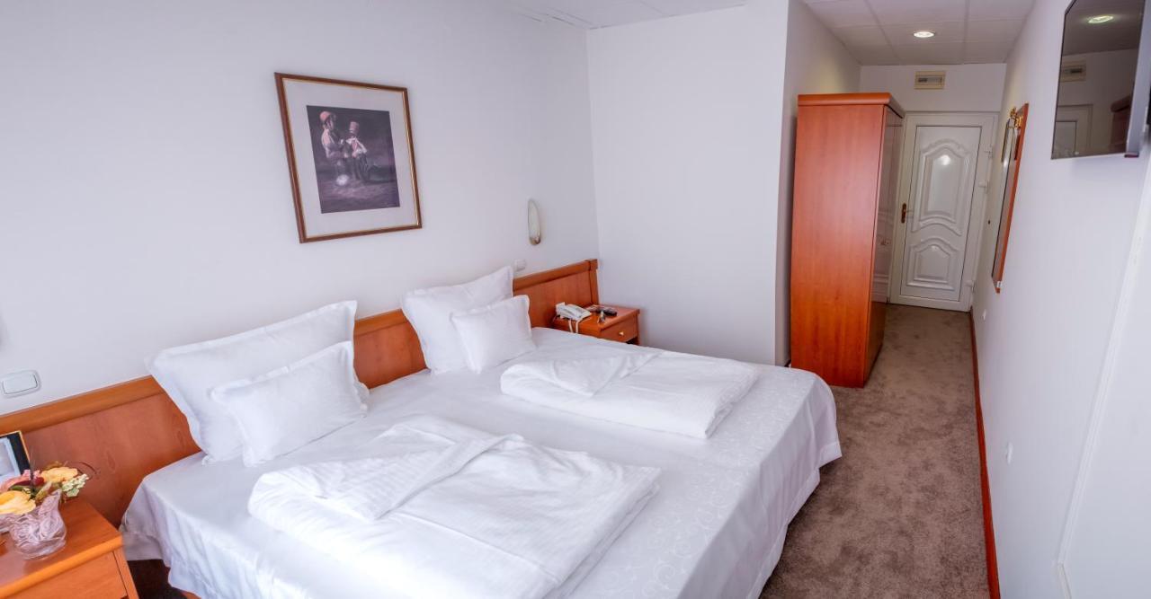 Hotel Integra Добой Экстерьер фото