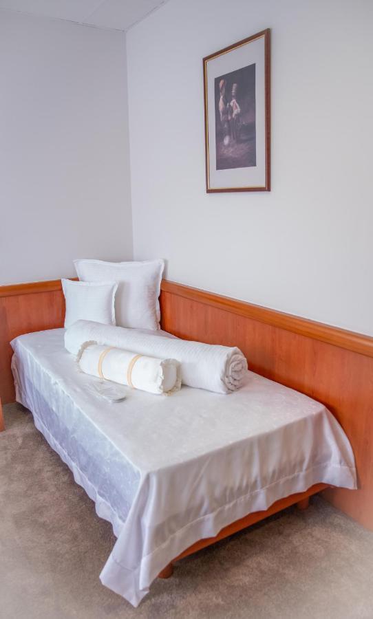 Hotel Integra Добой Экстерьер фото