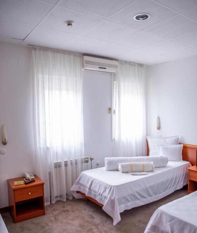 Hotel Integra Добой Экстерьер фото