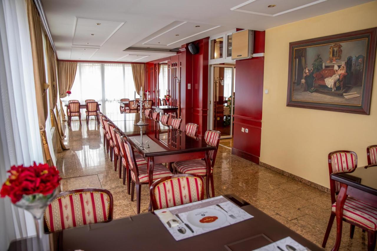 Hotel Integra Добой Экстерьер фото